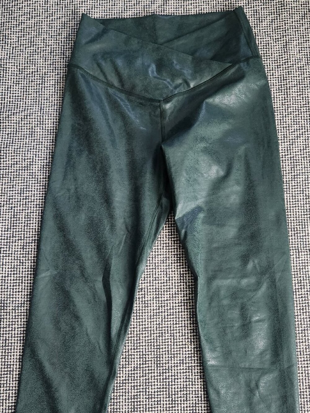 OFFLINE by Aerie Crossover High Waisted Crackle Leggings Green Large